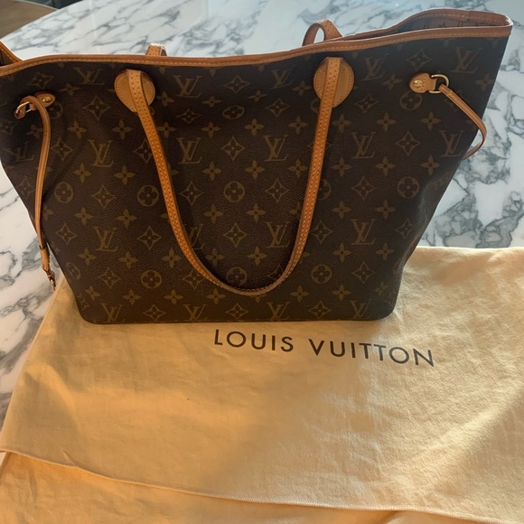 Louis Vuitton Handbags - NEVERFULL MM TOTE
